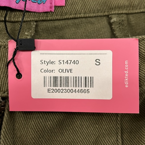 never worn, just didn’t like the style, tags still on - Picture 4 of 4